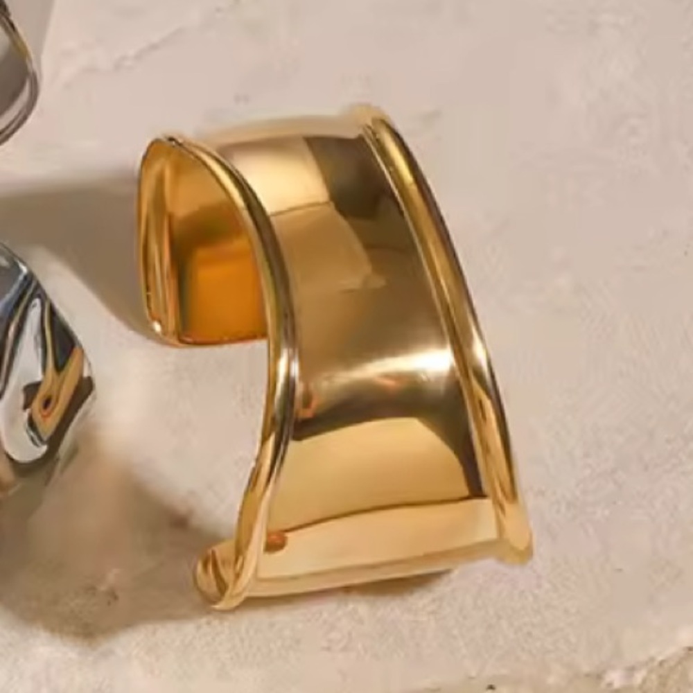 Elegant Gold Cuff Bracelets